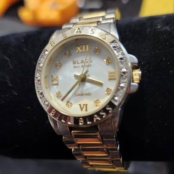 Vintage Bill Blass Womens Diamond and mother of pearl watch - Picture 2 of 11